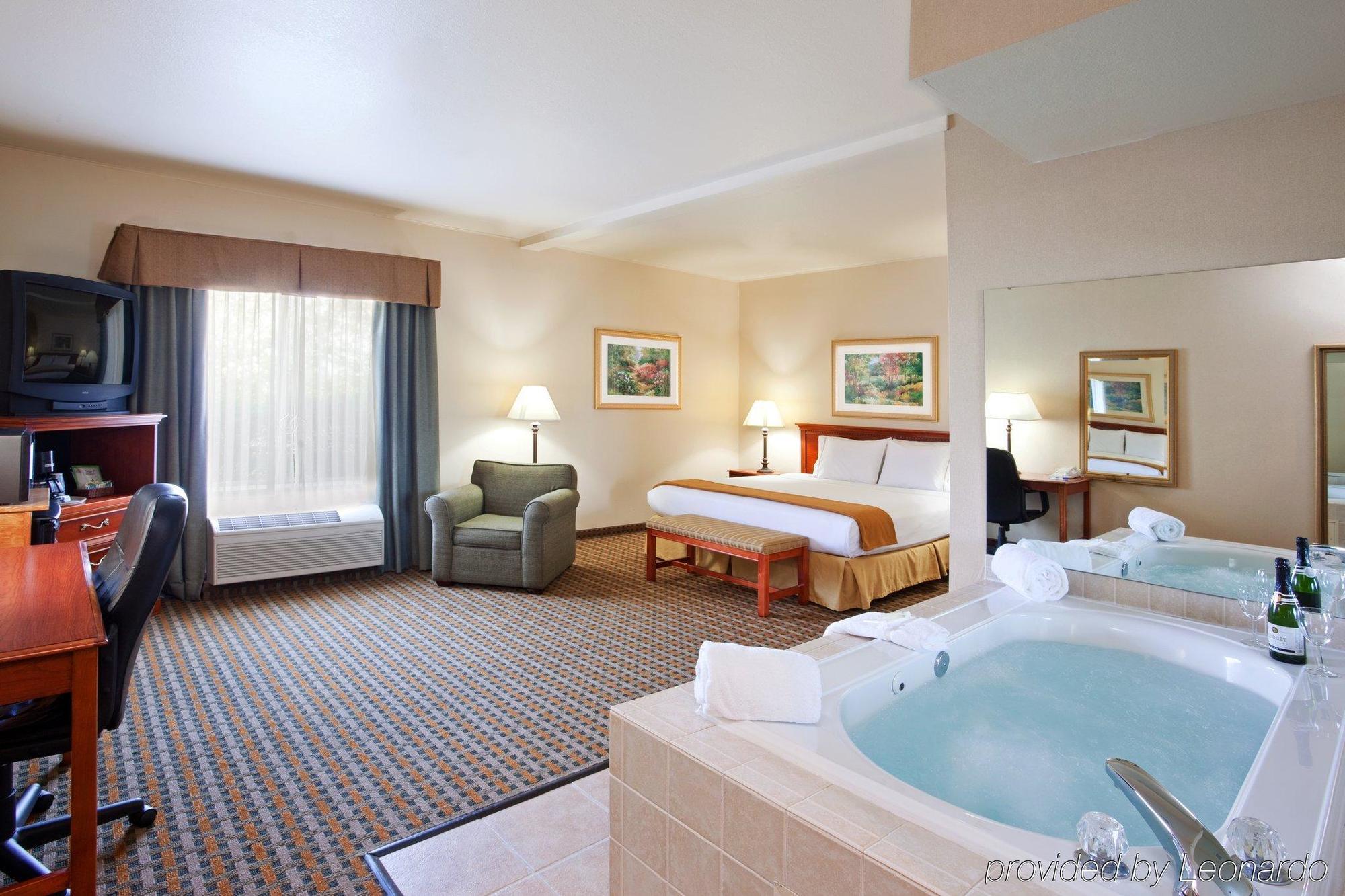 Holiday Inn Express Hotel & Suites Columbus Southeast Groveport By Ihg Номер фото